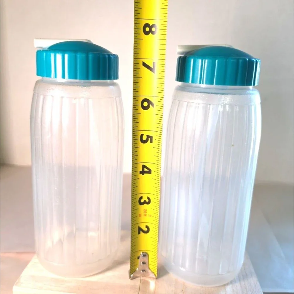 Set Of 2 Vintage Rubbermaid Sippin Saver 20oz Ribbed Teal Lid Drink Bottle USA